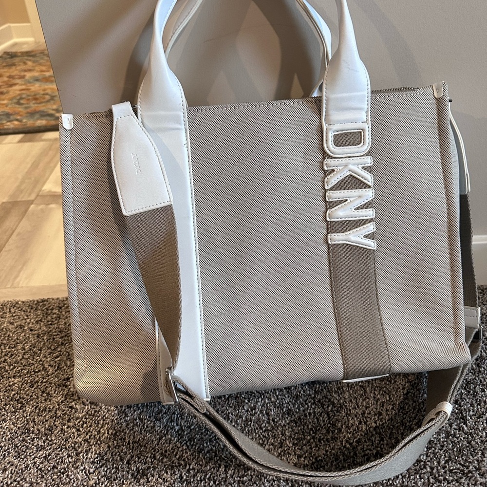 DKNY Tan and White Tote Bag - Picture 6 of 17